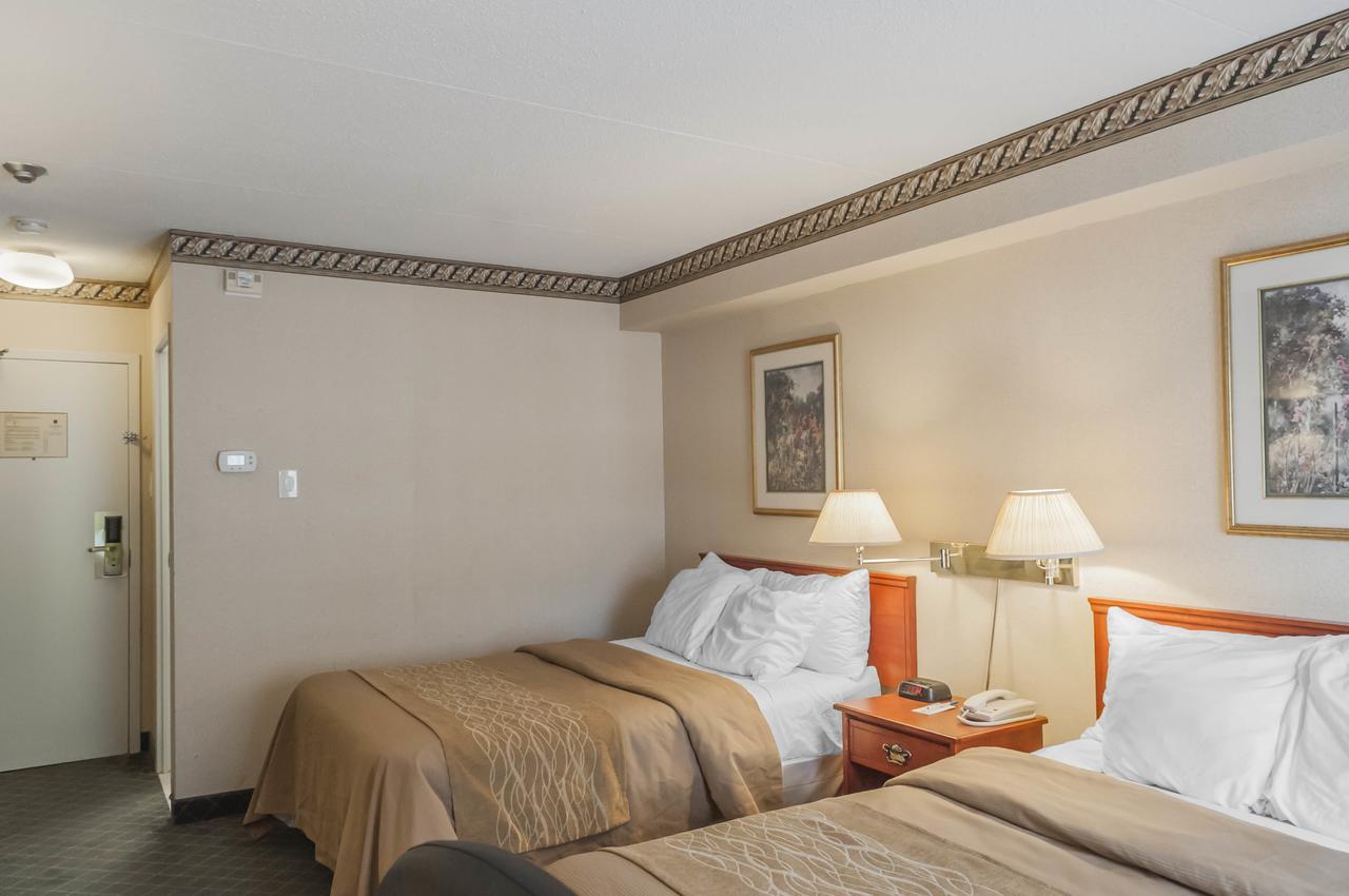 Comfort Inn Meadowvale Mississauga Exterior photo
